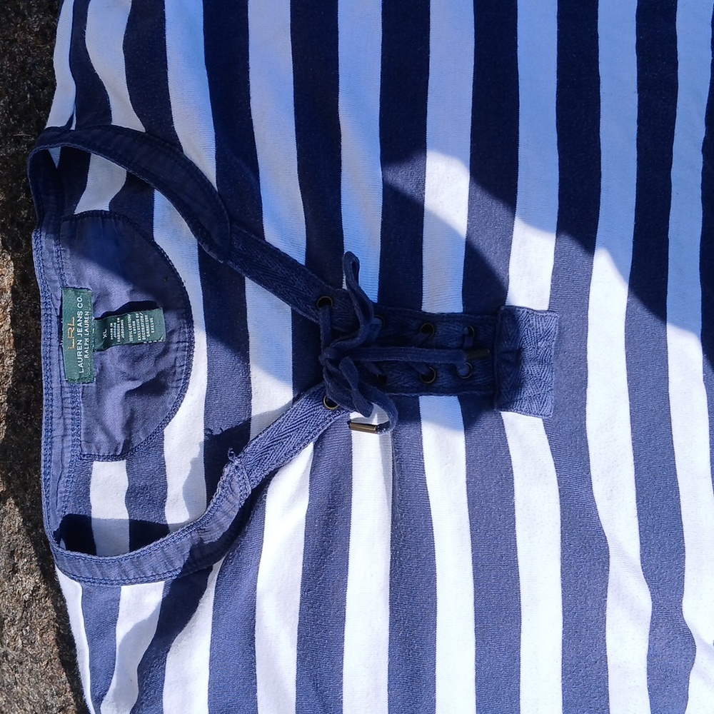 Tshirt - Picture 2 of 3